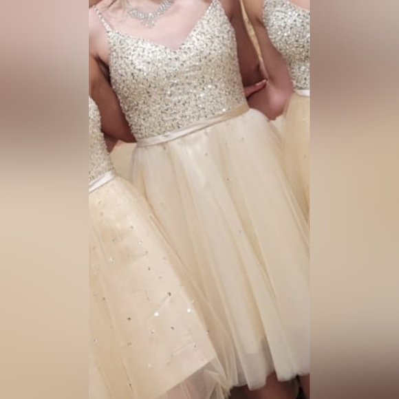 Formal dress - Picture 5 of 5